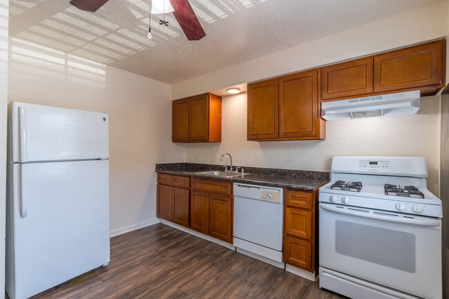 Stonebrook Apartments in Sacramento, CA - Building Photo - Interior Photo