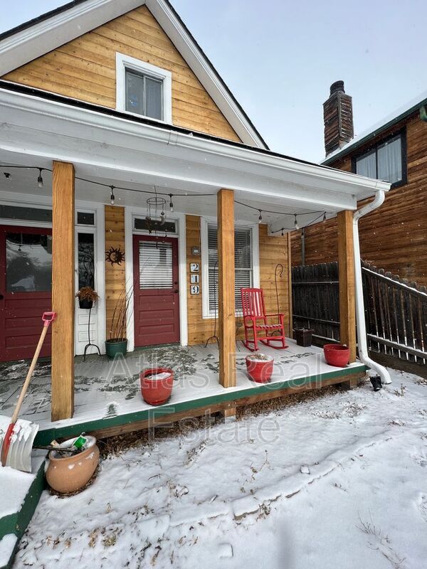 219 Jackson St photo'