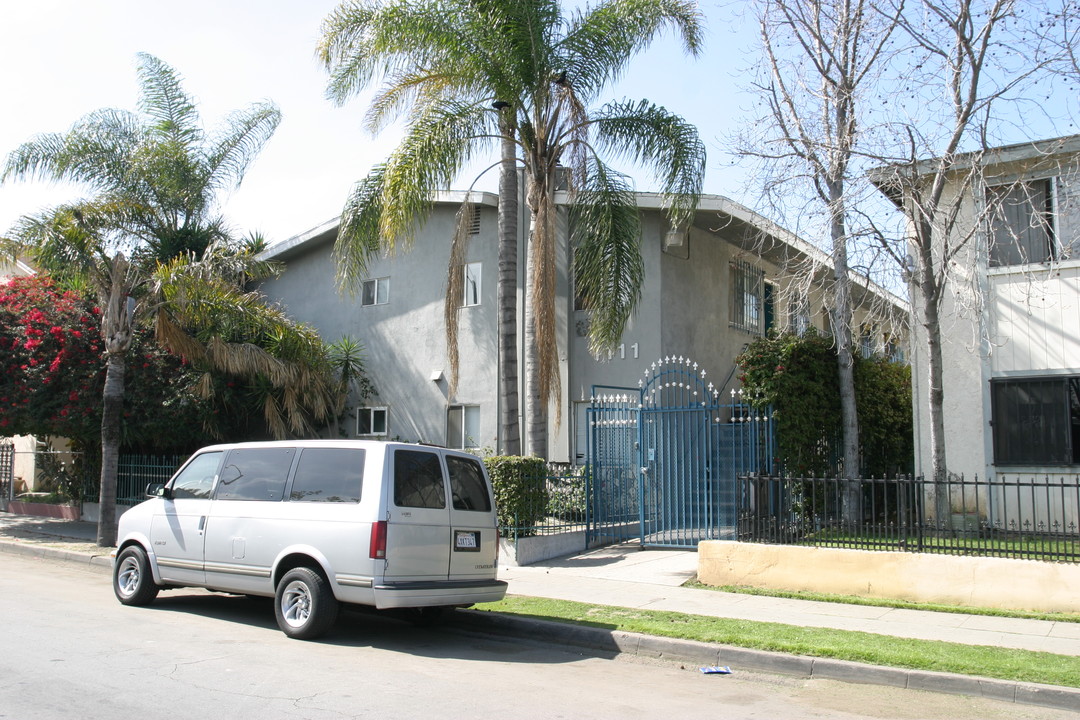 1111 Martin Luther King Jr Ave in Long Beach, CA - Building Photo