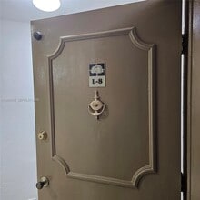 9402 SW 77th Ave in Miami, FL - Building Photo - Building Photo