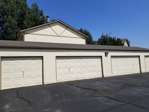 909 44th Avenue Ct in Greeley, CO - Foto de edificio - Building Photo
