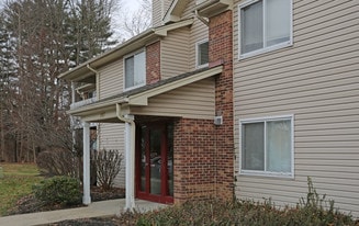 Whispering Pines in Batavia, OH - Building Photo