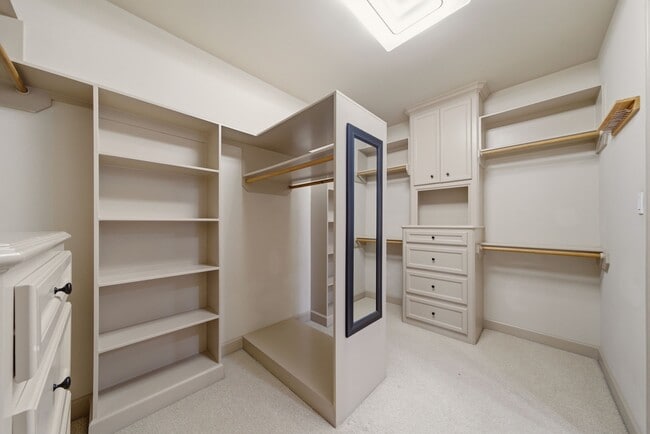 property at 6527 Clarewood Oak Estates Ln