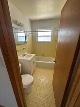 2382 S 92nd St in West Allis, WI - Building Photo - Building Photo