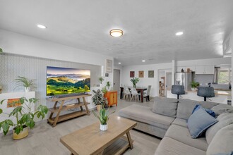 8142 Cook Dr in El Paso, TX - Foto de edificio - Building Photo