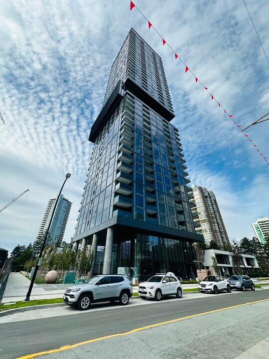 5987 Wilson Av in Burnaby, BC - Building Photo