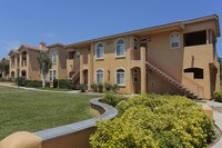 Villa Toscana in El Cajon, CA - Foto de edificio - Building Photo