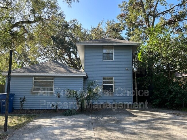 property at 705 6th Ave NE