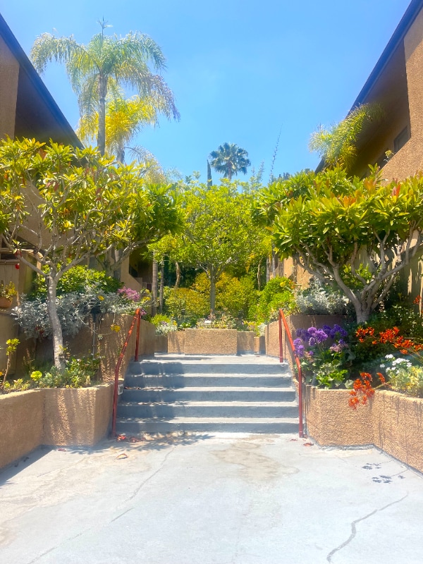 property at 6665 Franklin Ave