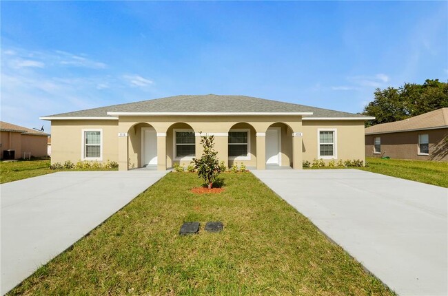 411 Blackbird Way in Kissimmee, FL - Foto de edificio - Building Photo