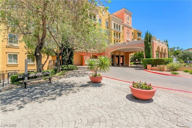 30 Strada Di Villaggio-Unit -523 in Henderson, NV - Building Photo - Building Photo