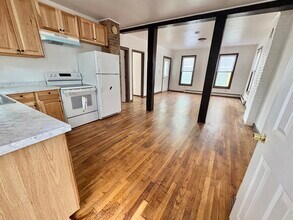 178 Broad St, Unit 1 in Catskill, NY - Foto de edificio - Building Photo