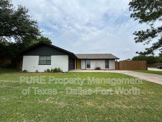 6461 Starnes Rd in Watauga, TX - Building Photo - Building Photo