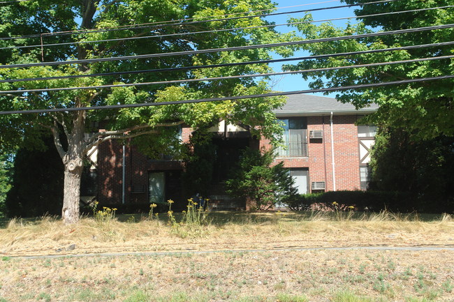 54 E Main St in Merrimac, MA - Foto de edificio - Building Photo