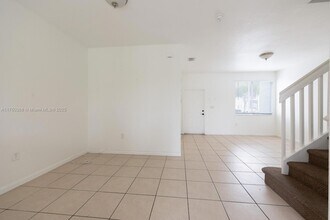 2818 SE 16th Ave in Homestead, FL - Building Photo - Building Photo