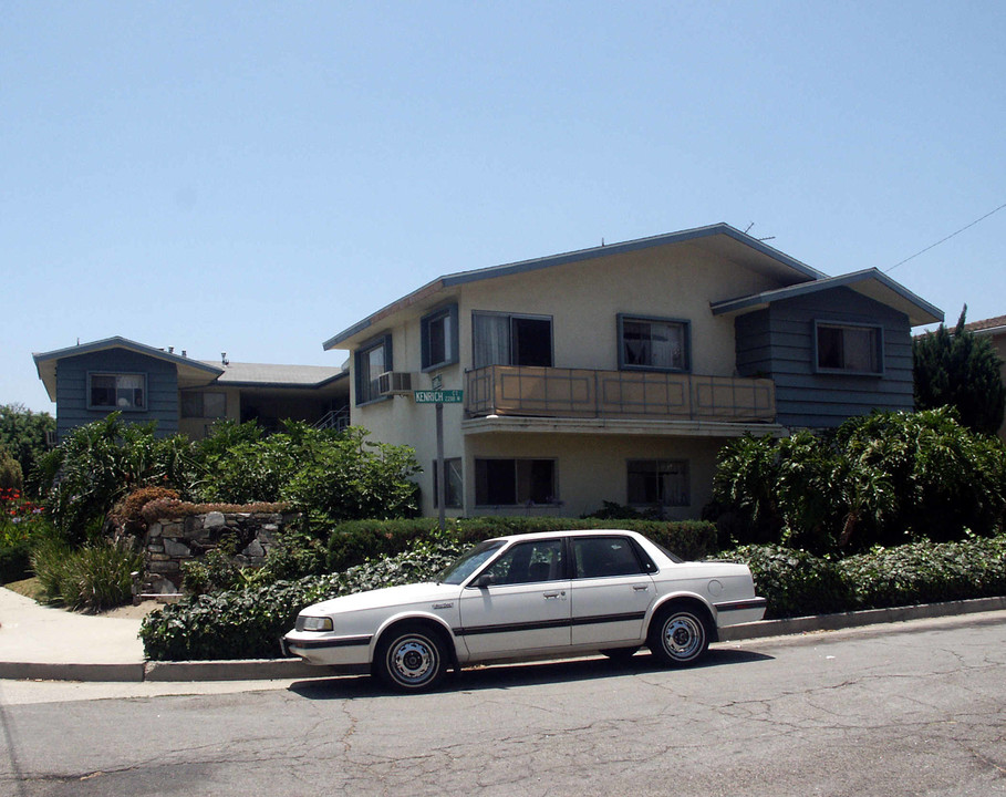 2200 Kenrich Ct in La Habra, CA - Foto de edificio