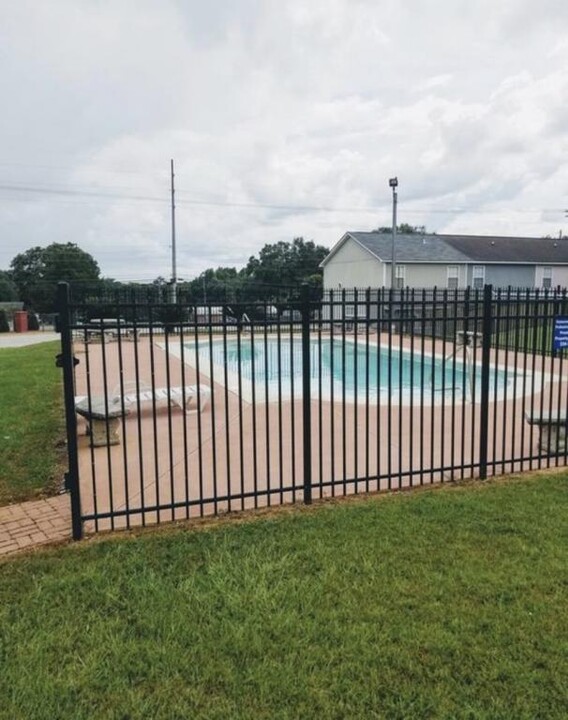 119 Commons Dr in Enterprise, AL - Building Photo