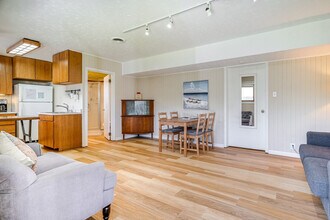 705 Alsace Lorraine Ave in Half Moon Bay, CA - Building Photo - Building Photo