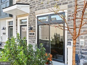 6105 Vivaldi Rd in Princeton, NJ - Foto de edificio - Building Photo