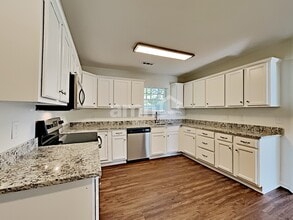 817 Laramie Ct in Murfreesboro, TN - Foto de edificio - Building Photo