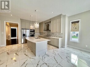 28 Larkin Ave in King, ON - Building Photo - Building Photo