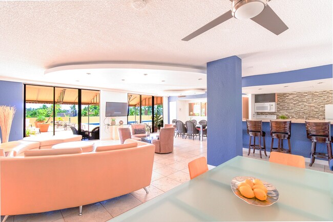 2500 NE 135th St, Unit 902 in North Miami, FL - Building Photo - Building Photo