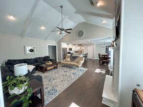 220 Lee Audis Ln in Prattville, AL - Foto de edificio - Building Photo