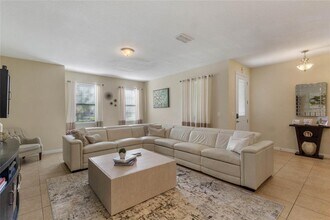 15184 Ave Of The Arbors in Winter Garden, FL - Building Photo - Building Photo