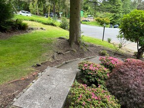 14613 57th Pl W in Edmonds, WA - Foto de edificio - Building Photo