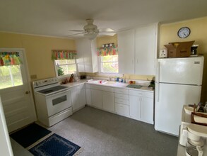 16558 Donnell Lake St in Vandalia, MI - Foto de edificio - Building Photo