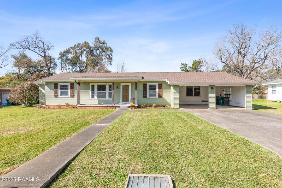 103 Maurice St in Lafayette, LA - Building Photo