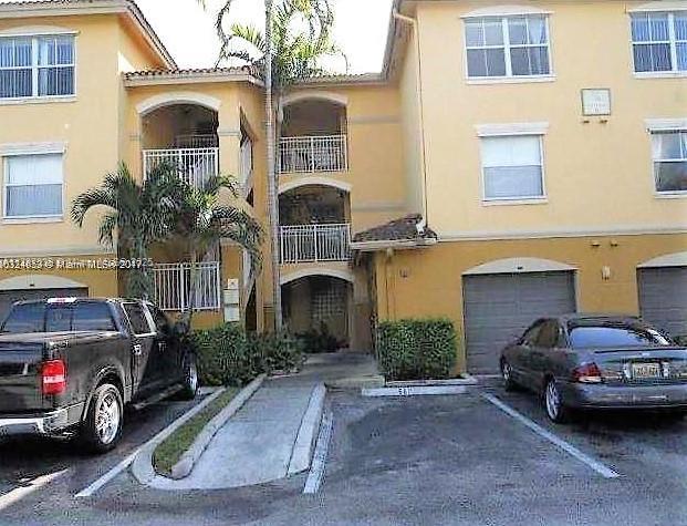 155 NW 96th Terrace in Pembroke Pines, FL - Building Photo