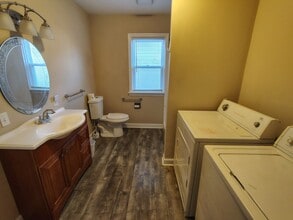 525 St Louis Ave in Rockford, IL - Building Photo - Building Photo