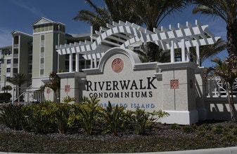 Riverwalk Condos Coronado Island in New Smyrna Beach, FL - Foto de edificio - Other