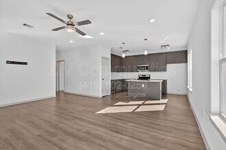 4423 Brinkley St in Houston, TX - Building Photo - Building Photo