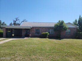 3116 E 3rd St in Panama City, FL - Building Photo