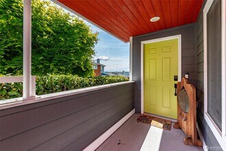 1858 S Bennett Dr in Seattle, WA - Building Photo - Building Photo