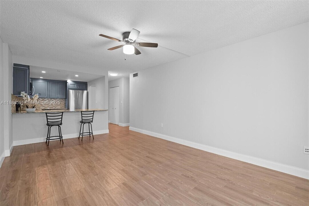 16851 NE 23rd Ave in North Miami Beach, FL - Building Photo