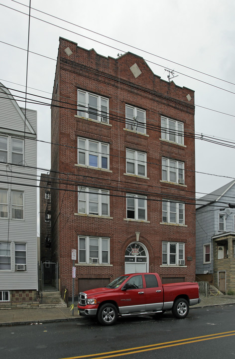 185 Garfield Ave in Jersey City, NJ - Building Photo