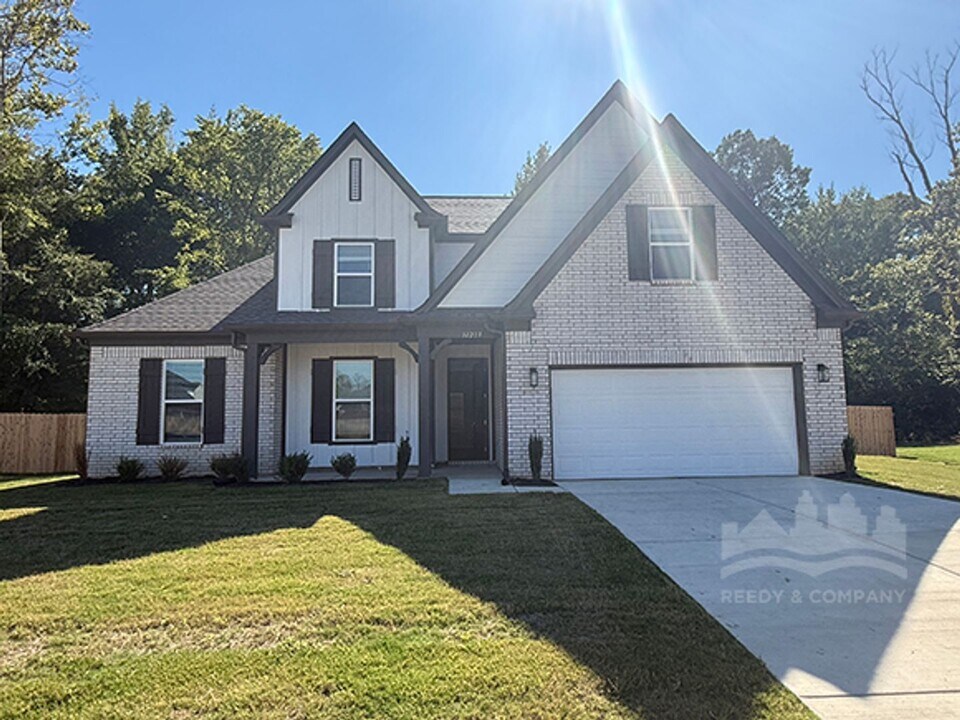 10203 March Mdws Wy in Olive Branch, MS - Building Photo