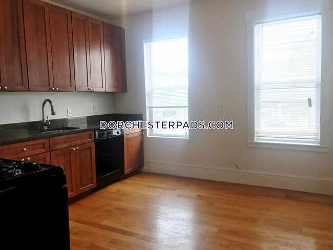 6 Bowdoin Park-Unit -2 in Boston, MA - Building Photo - Building Photo