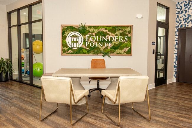 Founders Pointe Apartments in Franklin, IN - Building Photo - Building Photo