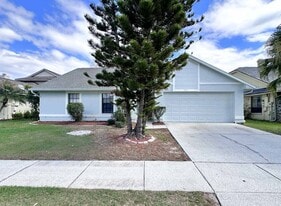 1911 Coral Tree Ct in Brandon, FL - Building Photo