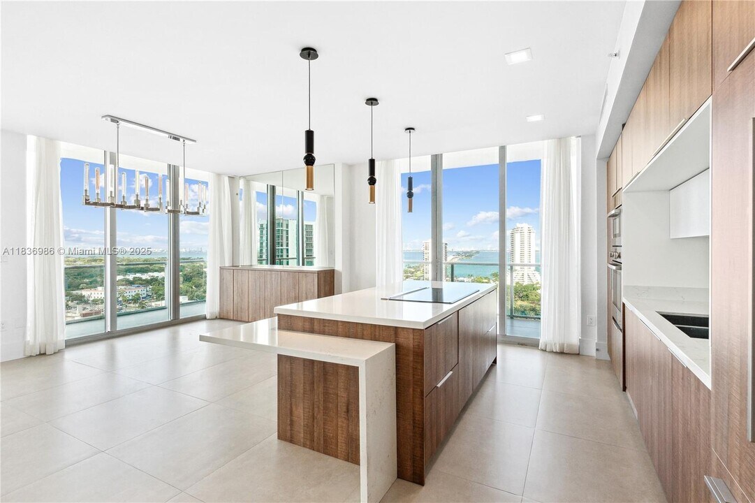 3470 E Coast Ave in Miami, FL - Building Photo
