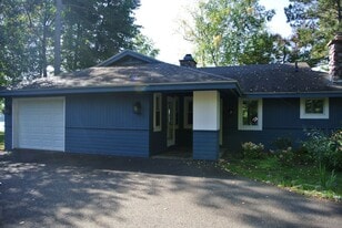 11525 Little Hill Pt in Minocqua, WI - Building Photo