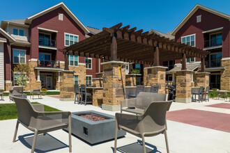 Autumn Lake Apartments in Madison, WI - Foto de edificio - Building Photo