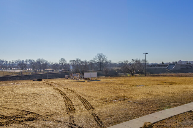 Riverfront at West Hyattsville in Hyattsville, MD - Foto de edificio - Building Photo