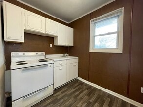 1440 Wolfe Ln in Mount Carmel, TN - Building Photo - Building Photo
