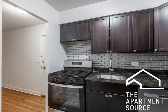 6830 N Sheridan Rd in Chicago, IL - Building Photo - Building Photo