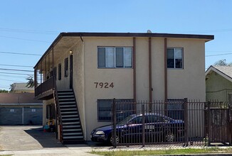 7924 S Main St in Los Angeles, CA - Building Photo - Building Photo